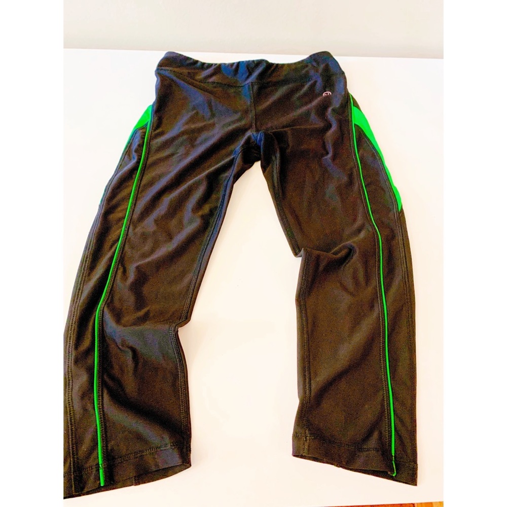 Vogo Athletica Capri Style Leggings